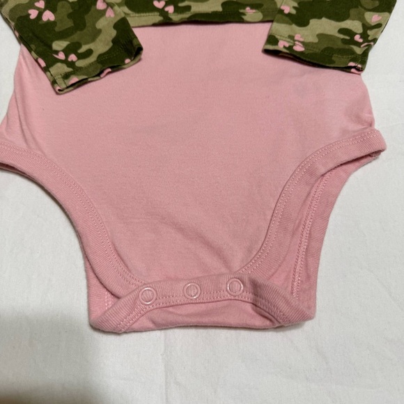 ❤️3 for $12 ❤️ Garanimals Pink Camo Bodysuit& Calvin Klein Jeans Leggings 12&18M - Picture 8 of 15